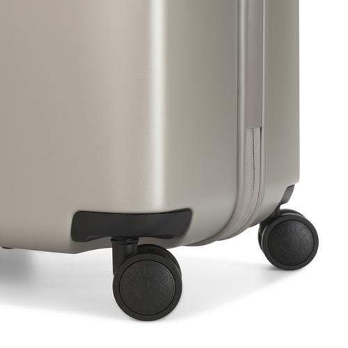 حقيبة سفر كيبلينج كيوريوسيتي إم متوسطة الحجم بعجلات معدنية لامعة C2I3158-48I