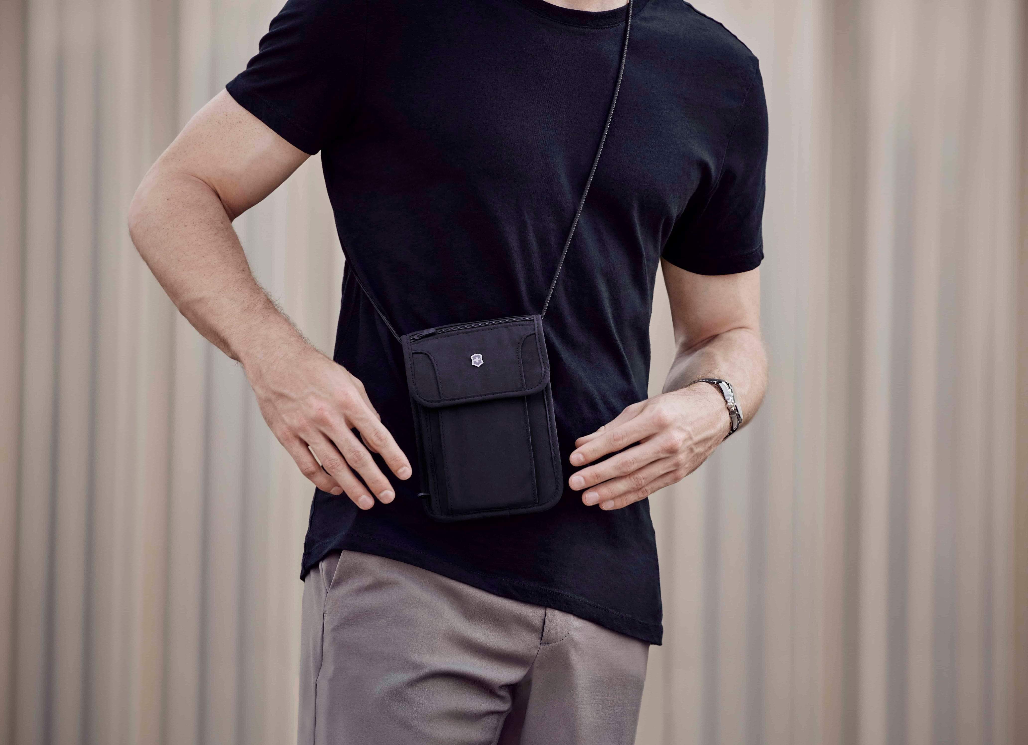 حقيبة فيكتورينوكس الأمنية