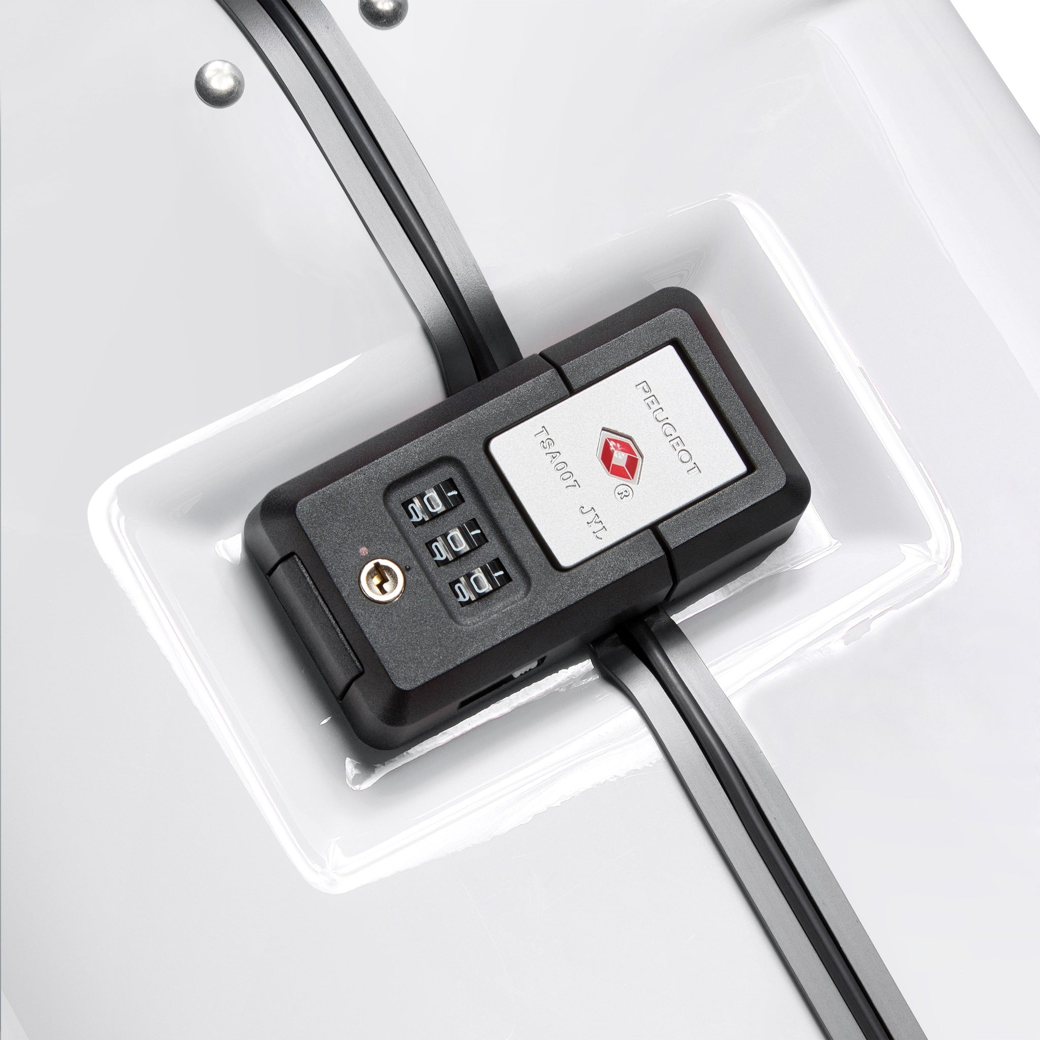 عربة بيجو فوياجيز ترافل 73 سم صلبة بأربع عجلات مزدوجة لتسجيل الوصول وصندوق الأمتعة