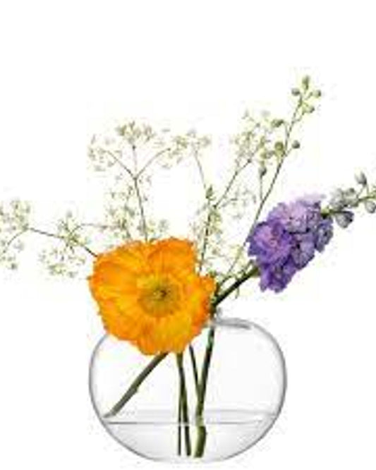 مزهرية شفافة من LSA Flower بتصميم باقة منحنية