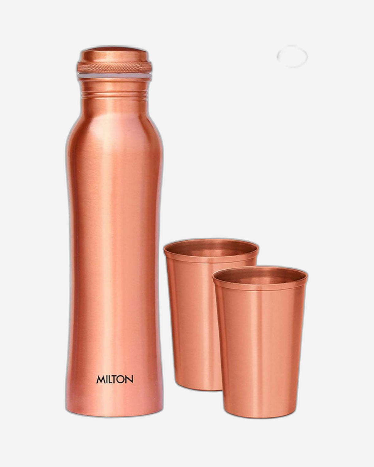 مجموعة هدايا ميلتون كوبرس: زجاجة واحدة سعة 950 مل مع كوبين، مصنوعة من النحاس النقي 100%، خالية من مادة BPA، مانعة للتسرب، زجاجة مكتبية، تعزز المناعة، تدعم صحة الجهاز الهضمي والكبد، مستوحاة من الطب الأيورفيدي.