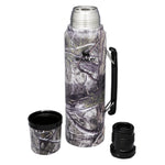 زجاجة ستانلي CLA سعة 1 لتر/1.1 كوارت، قابلة للتفريغ، مقاطعة موسي أوك، الاتحاد الأوروبي