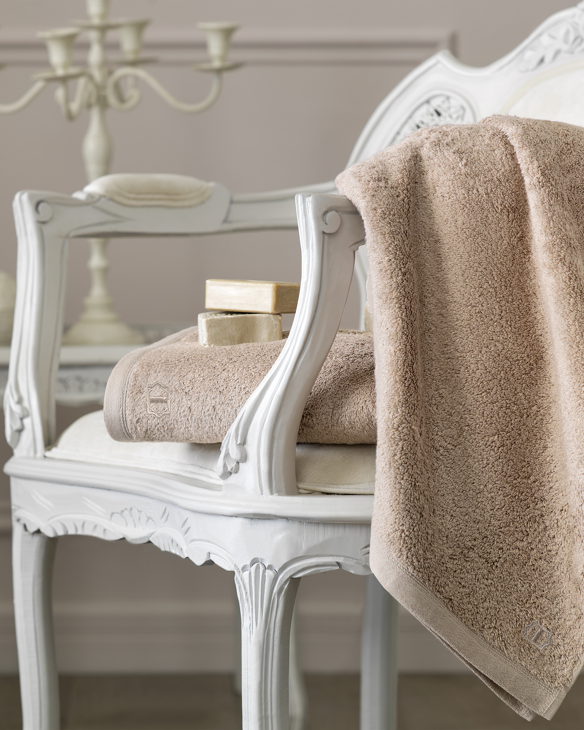Togas Poitiers Bath Towel in Gold