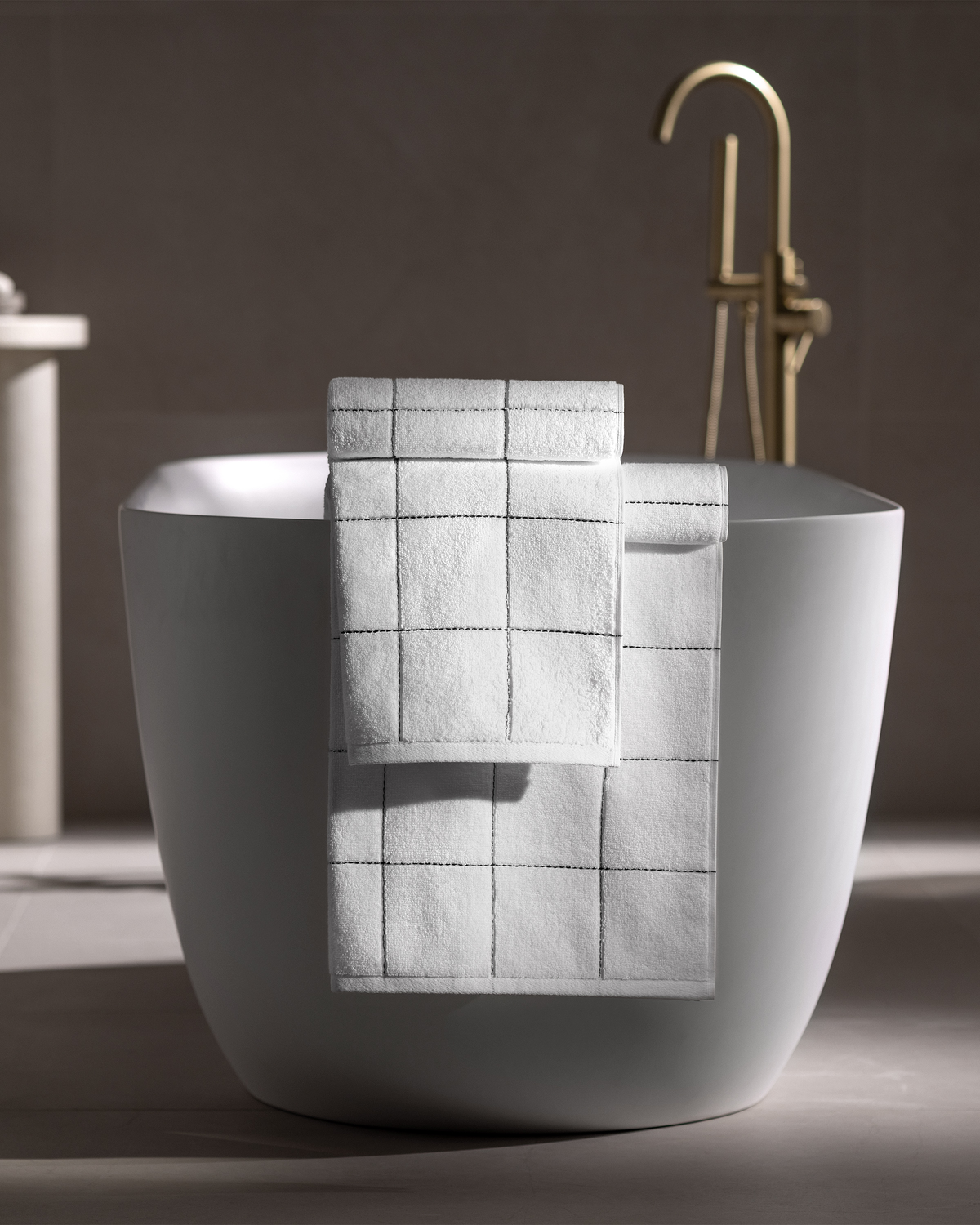 Togas Matthew Hand Towel in Light Grey