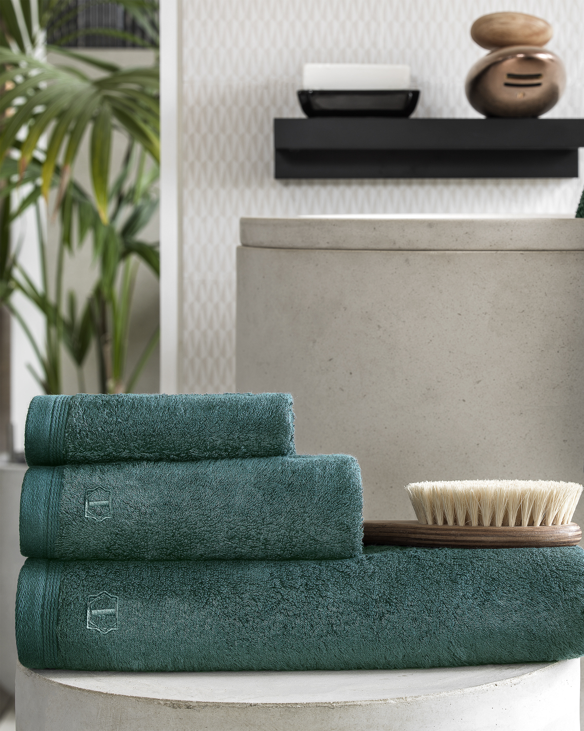 Togas Poitiers Guest Towel in Emerald