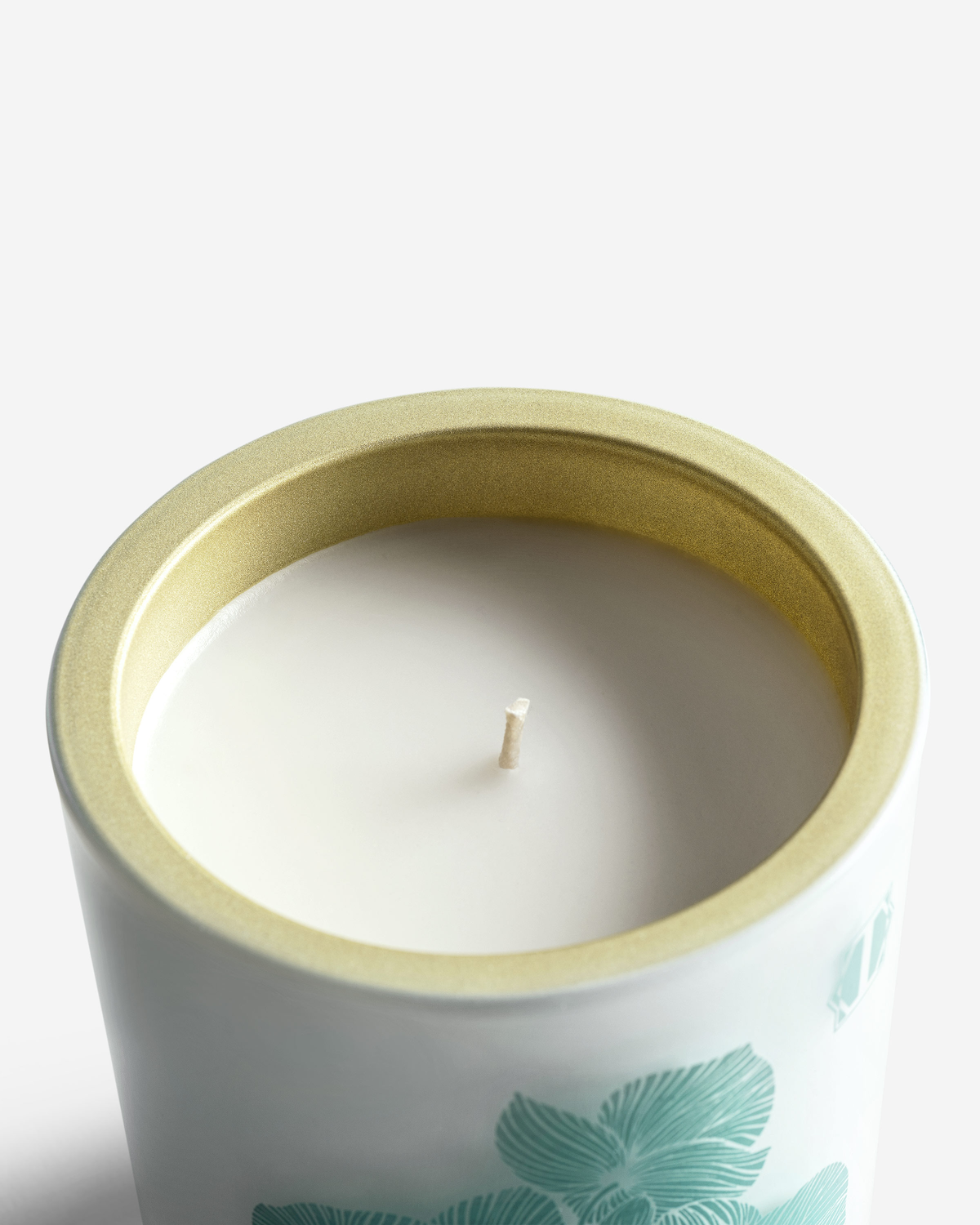 Togas Woody Saffron Oznu Aromatic candle
