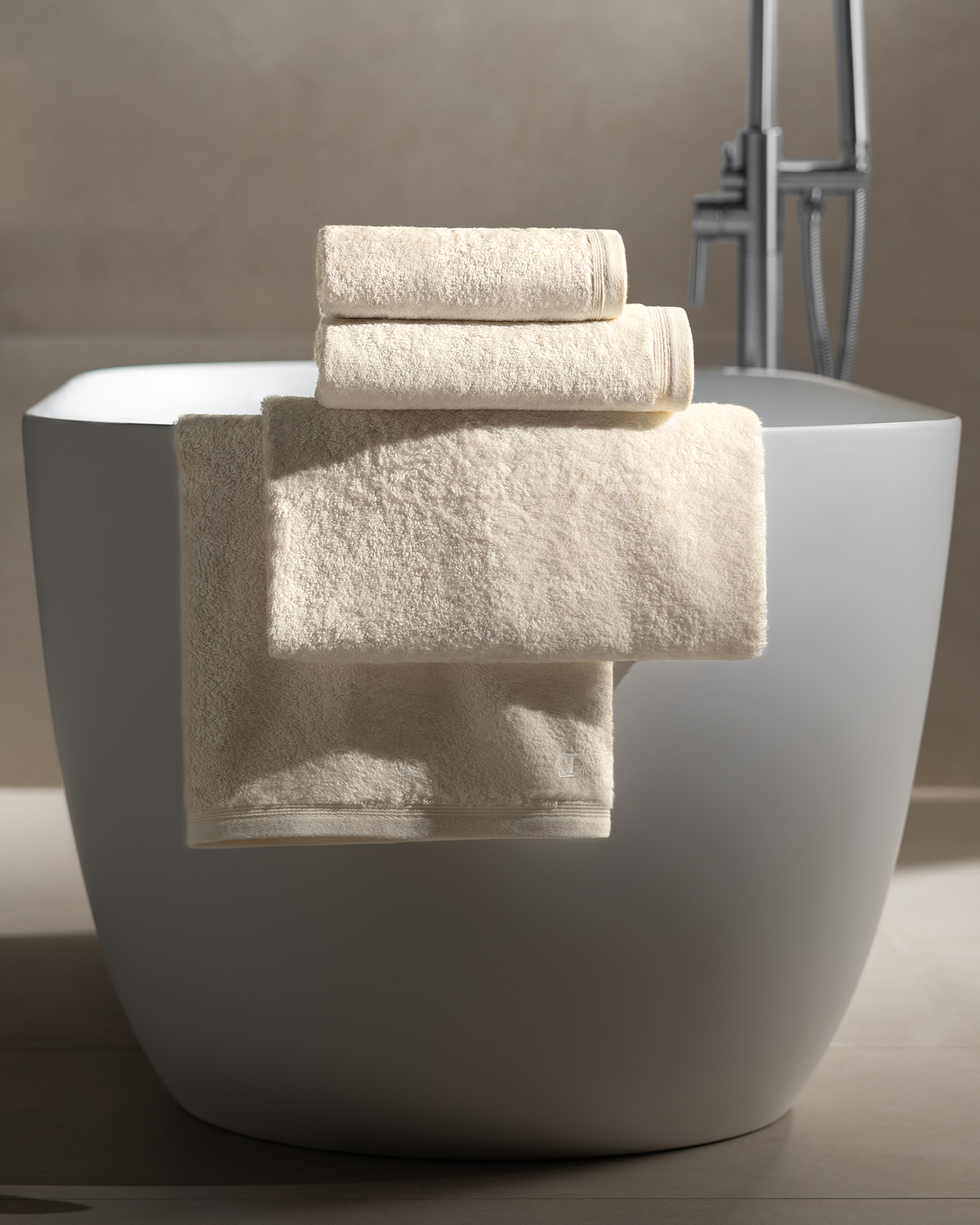 Togas Poitiers Bath Sheet in Ecru