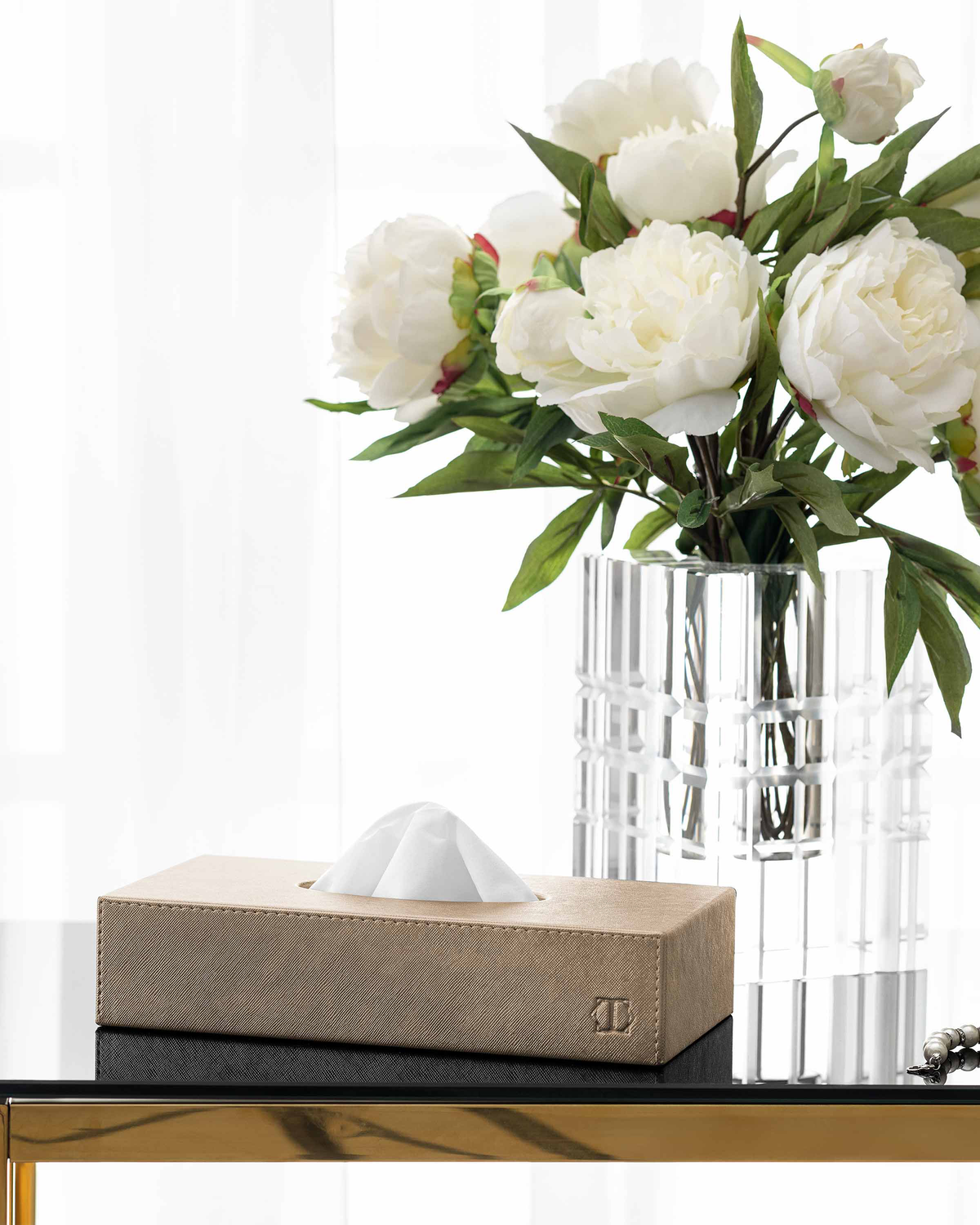 Togas Joseph Tissue box square in Gold