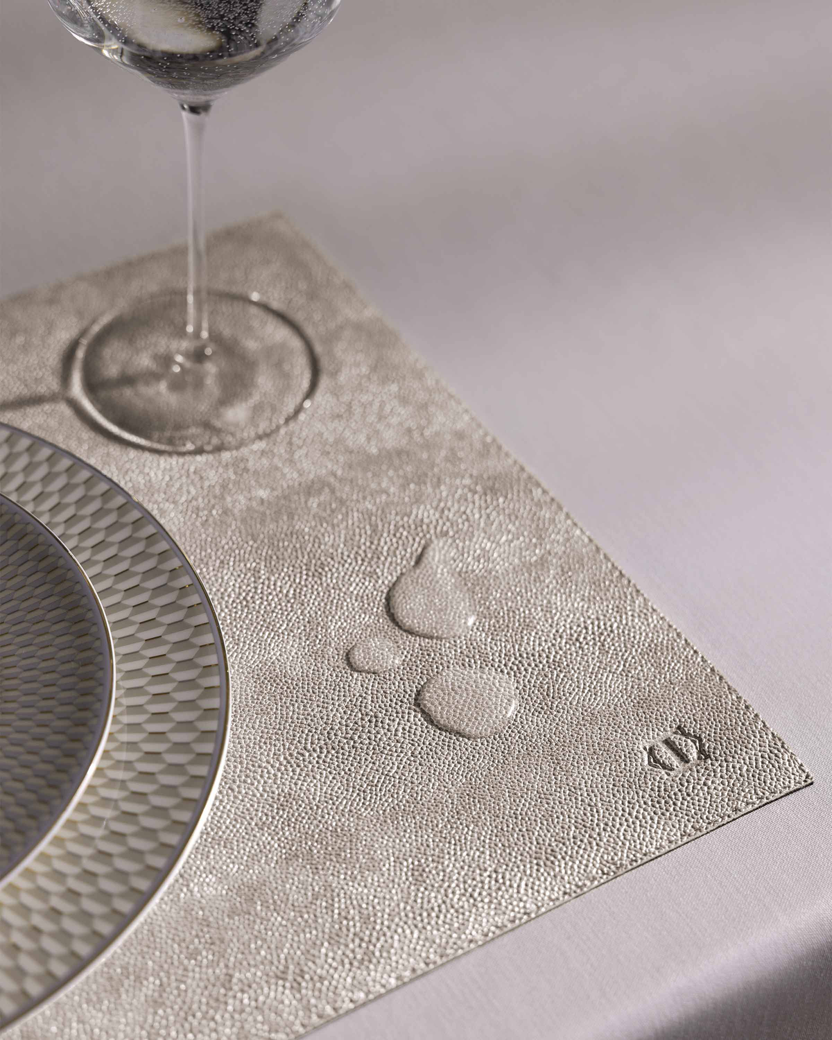 Togas Antal Placemat Rectangular in Ecru Grey