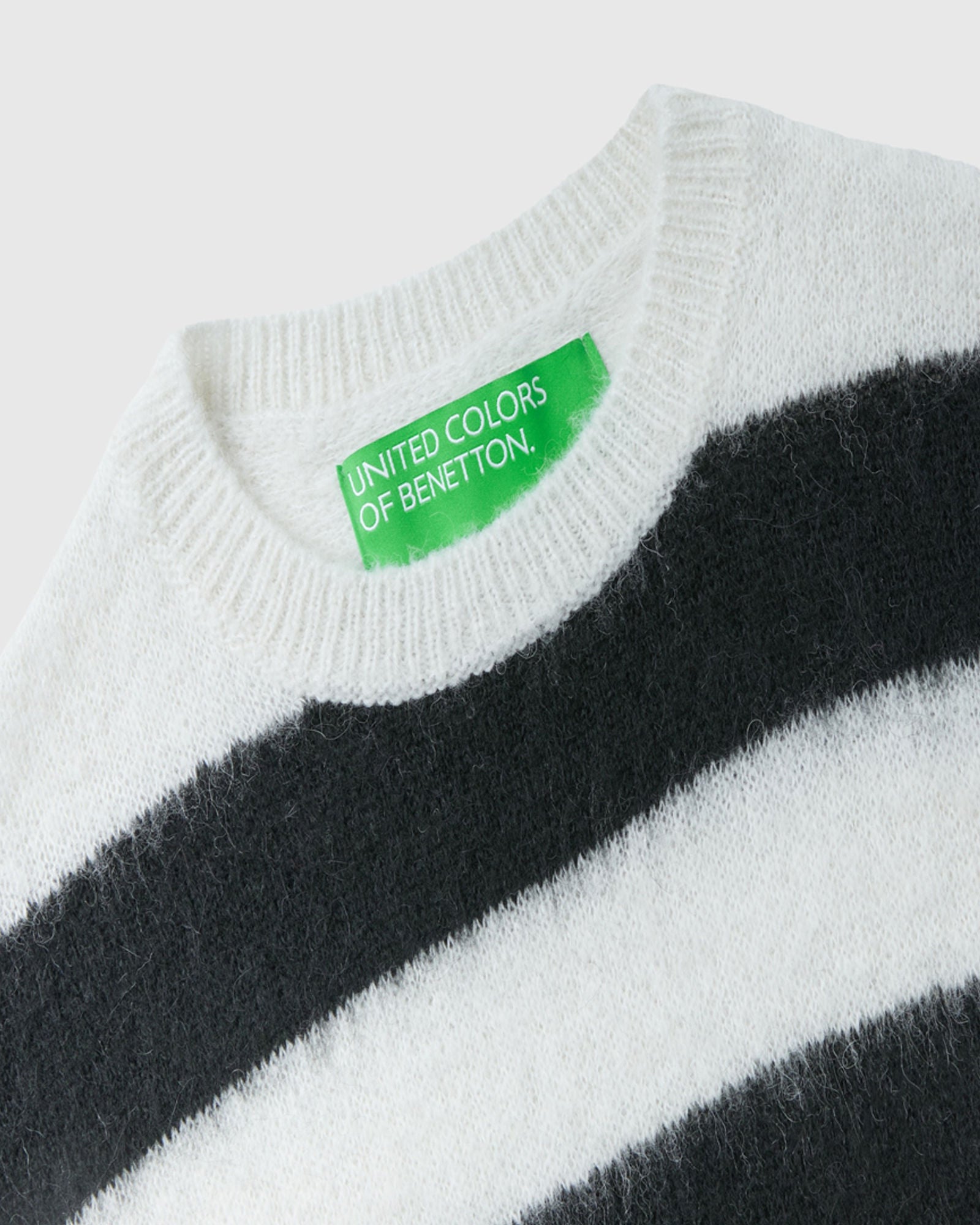 سترة مخططة من مزيج صوف الألبكة