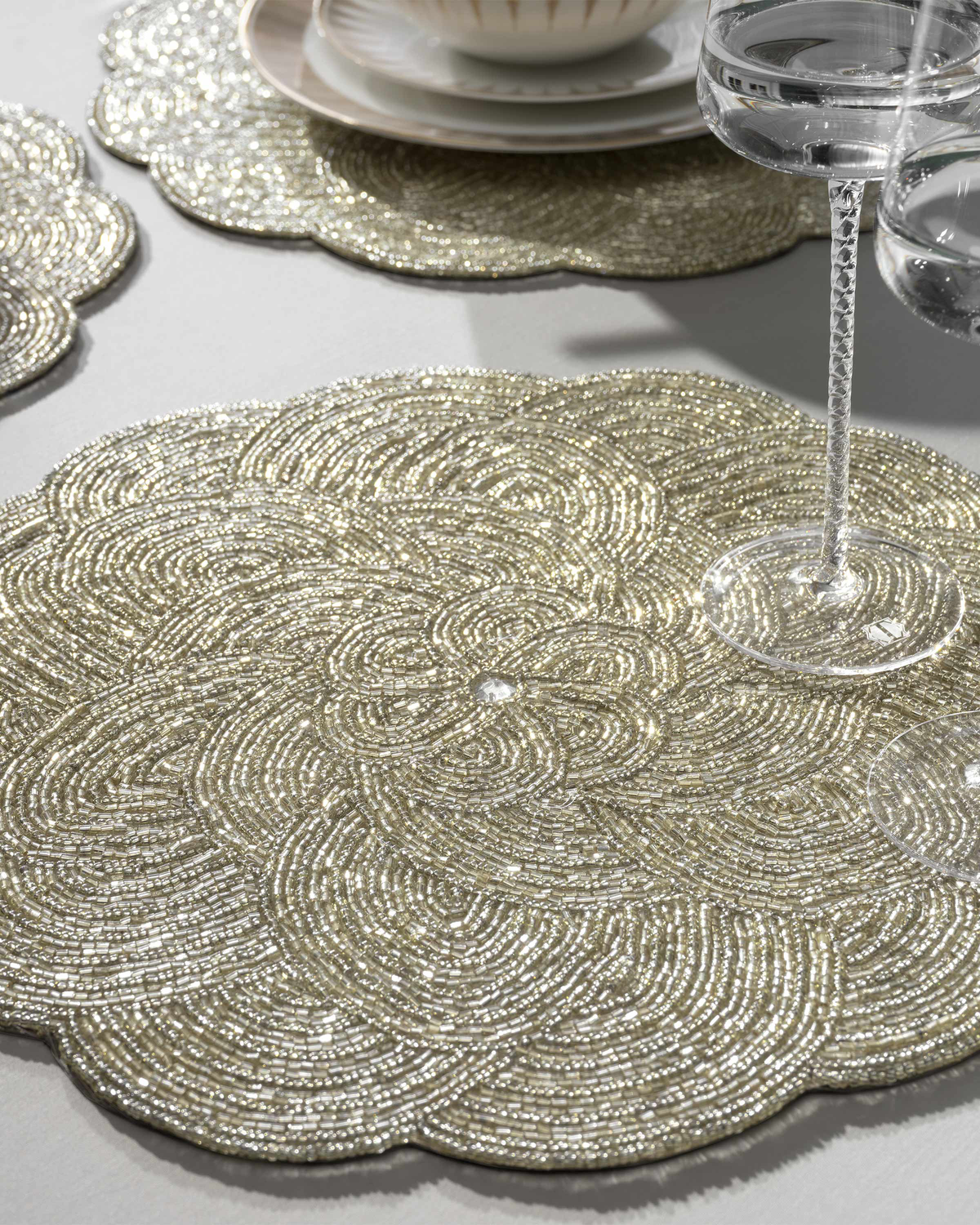 Togas Attal Decorative stand in Gold