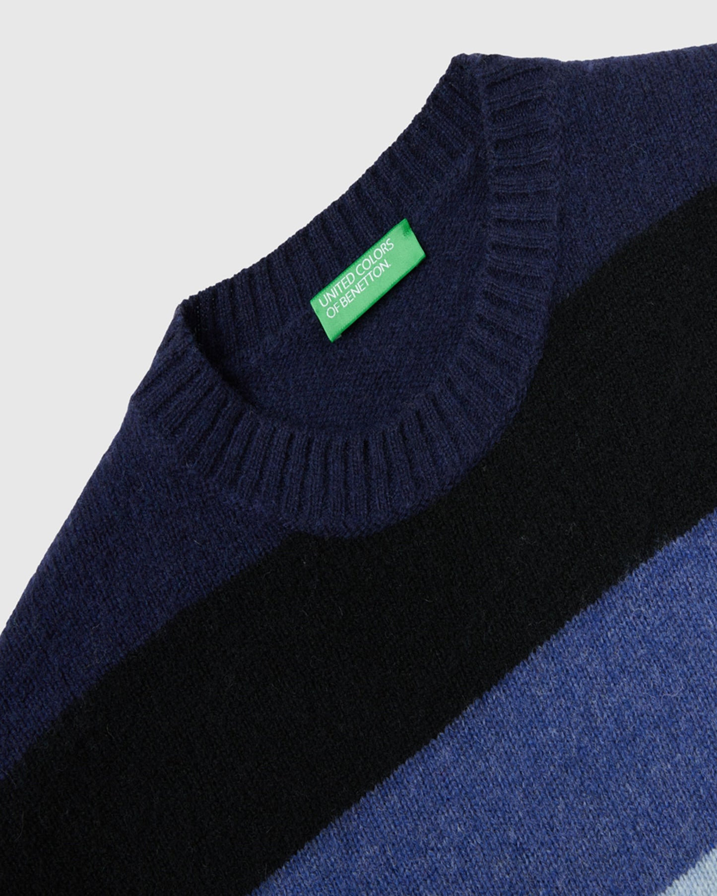 سترة مخططة من صوف شتلاند النقي