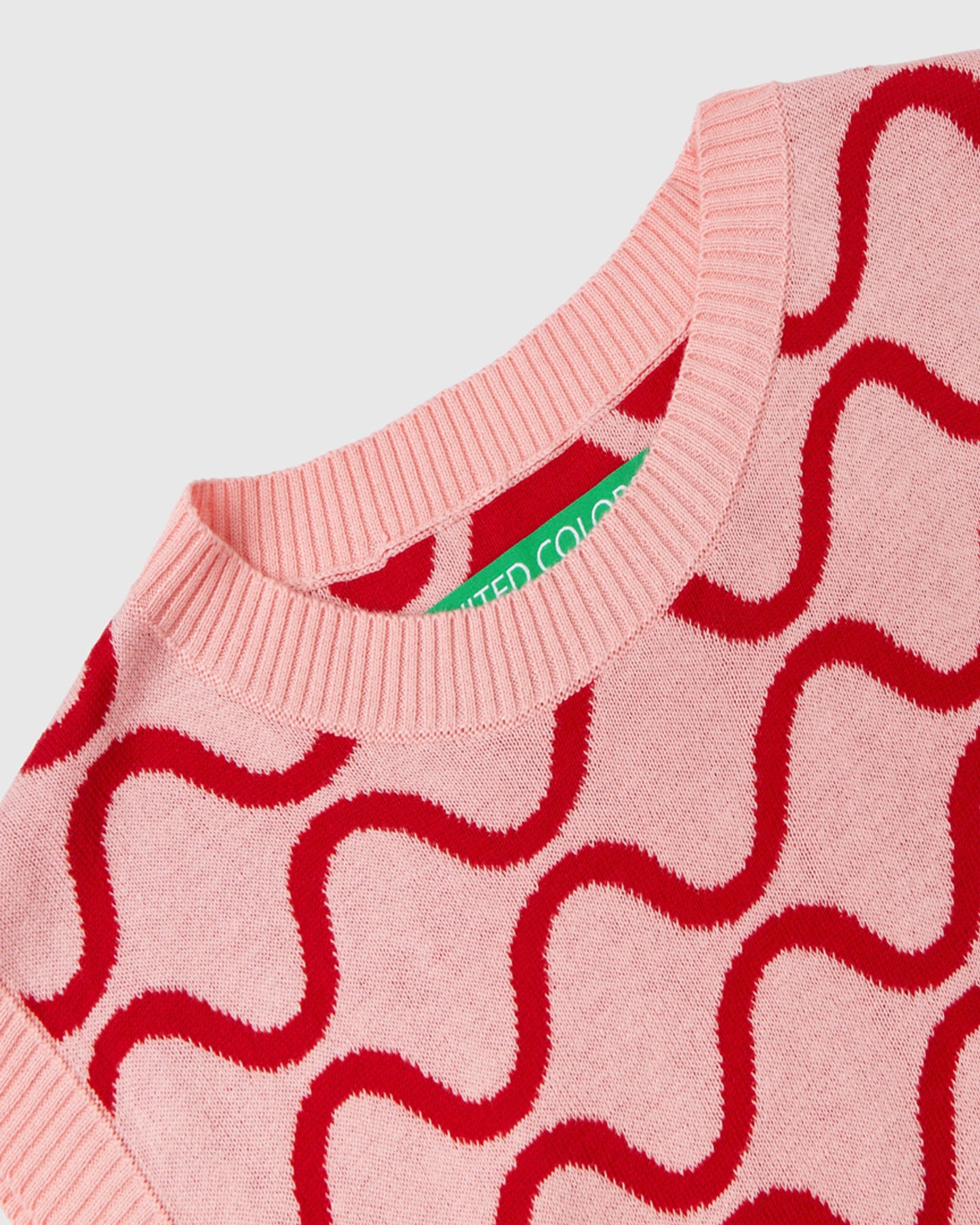 سترة قابلة للعكس بنقشة متموجة