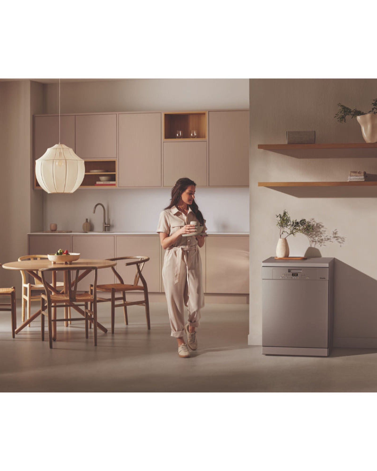 غسالة أطباق ميلي القائمة بذاتها