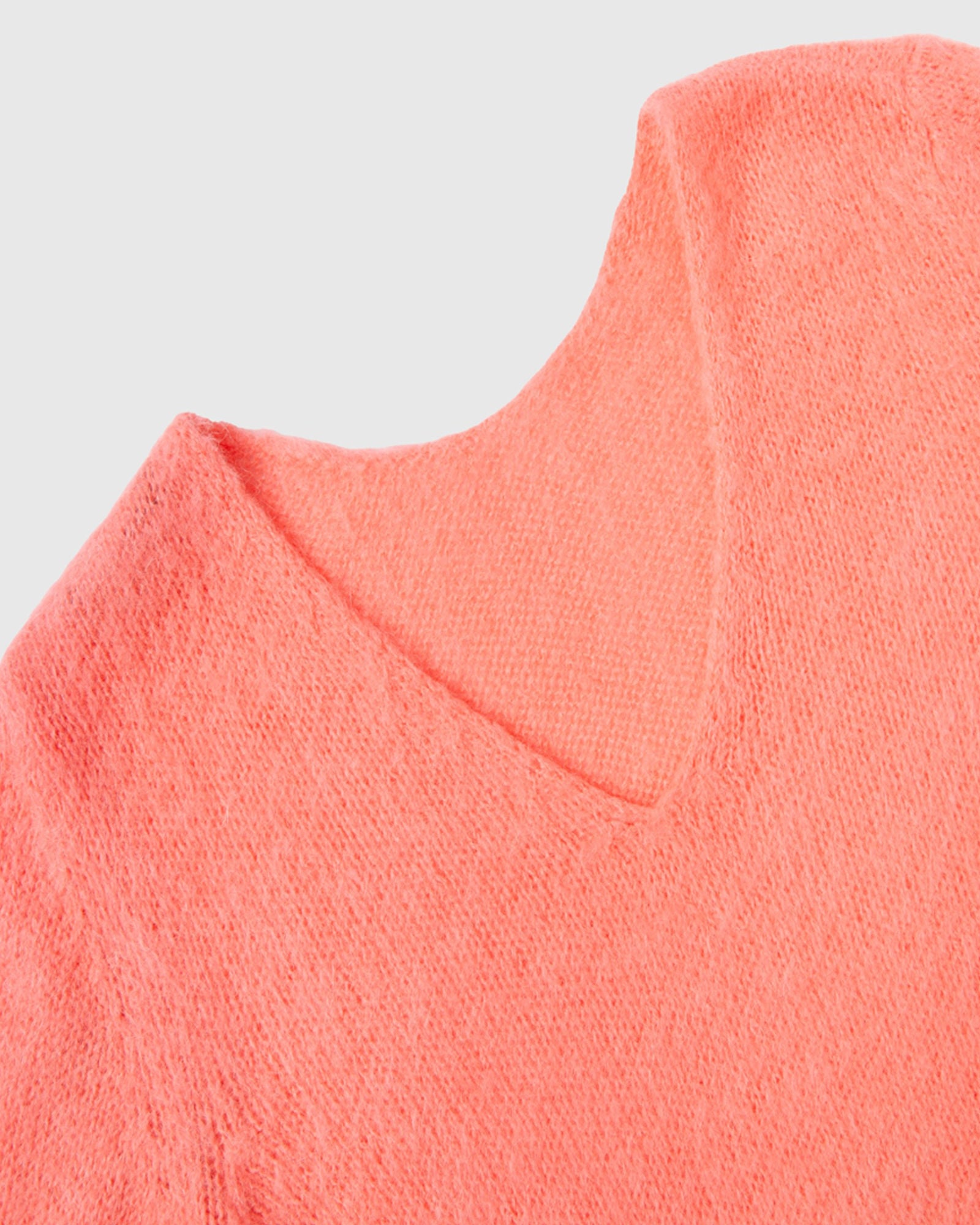 سترة موهير بلند برقبة على شكل حرف V