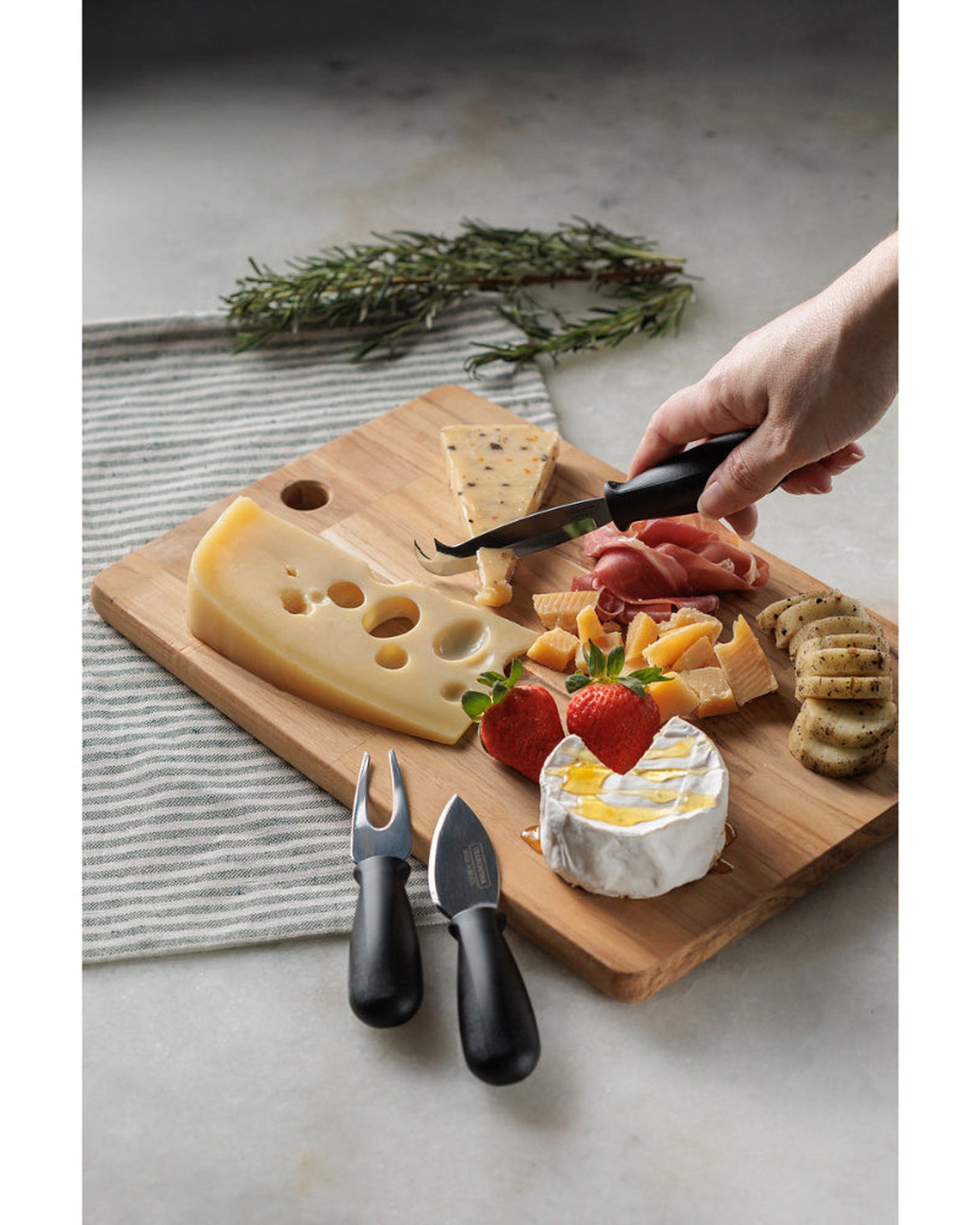 لوح تقطيع مستطيل من خشب الساج من ترامونتينا كيتشن، مقاس 34 × 23 سم