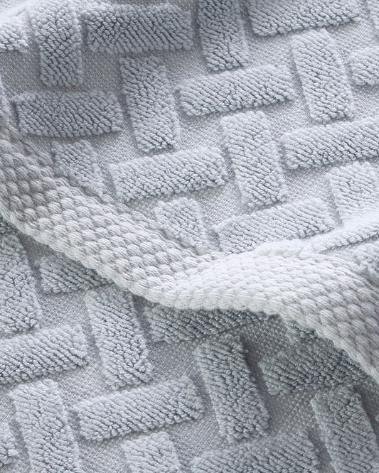 مجموعة مناشف حمام كريستي "تريليس" بلون جلاسير (فضي)