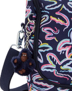 حقيبة غداء كبيرة بطبعة "كيتشيرو بالم فييستا" من كيبلينج نيو مع جراب للعربات C2I5749-3MC