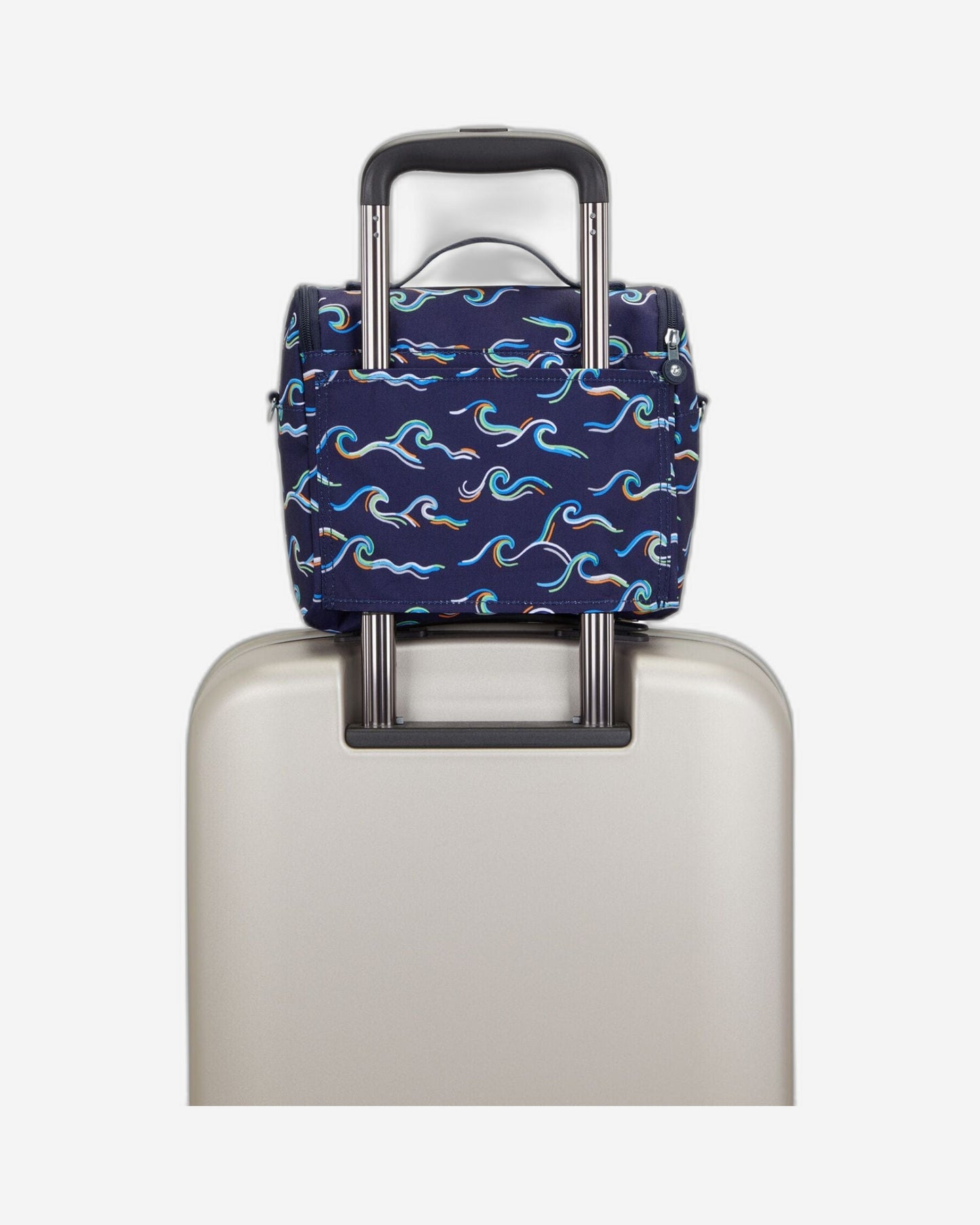 حقيبة غداء كيبلينج نيو كيشيرو كبيرة بطبعة محيطية مرحة مع جراب عربة C2I5749-W92