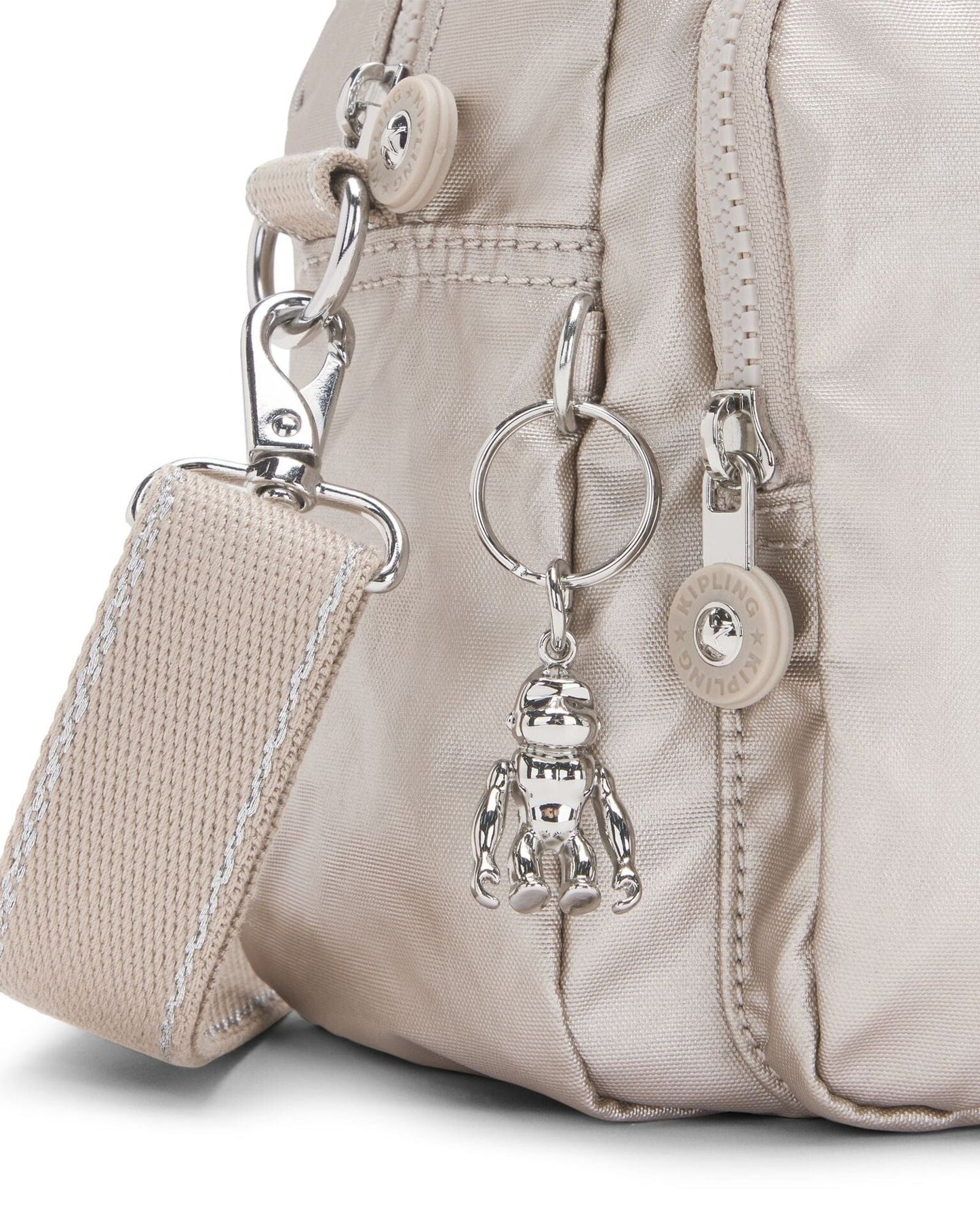 حقيبة كتف متوسطة الحجم من كيبلينج كول ديفيا ميتاليك جلو C2I6017-48I