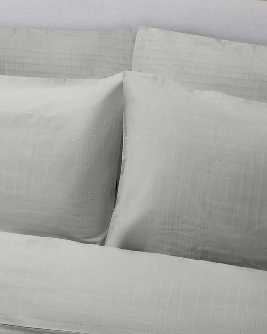 طقم غطاء لحاف جاكار "Dot to Dot" من Jasper Conran باللون الرمادي القمري