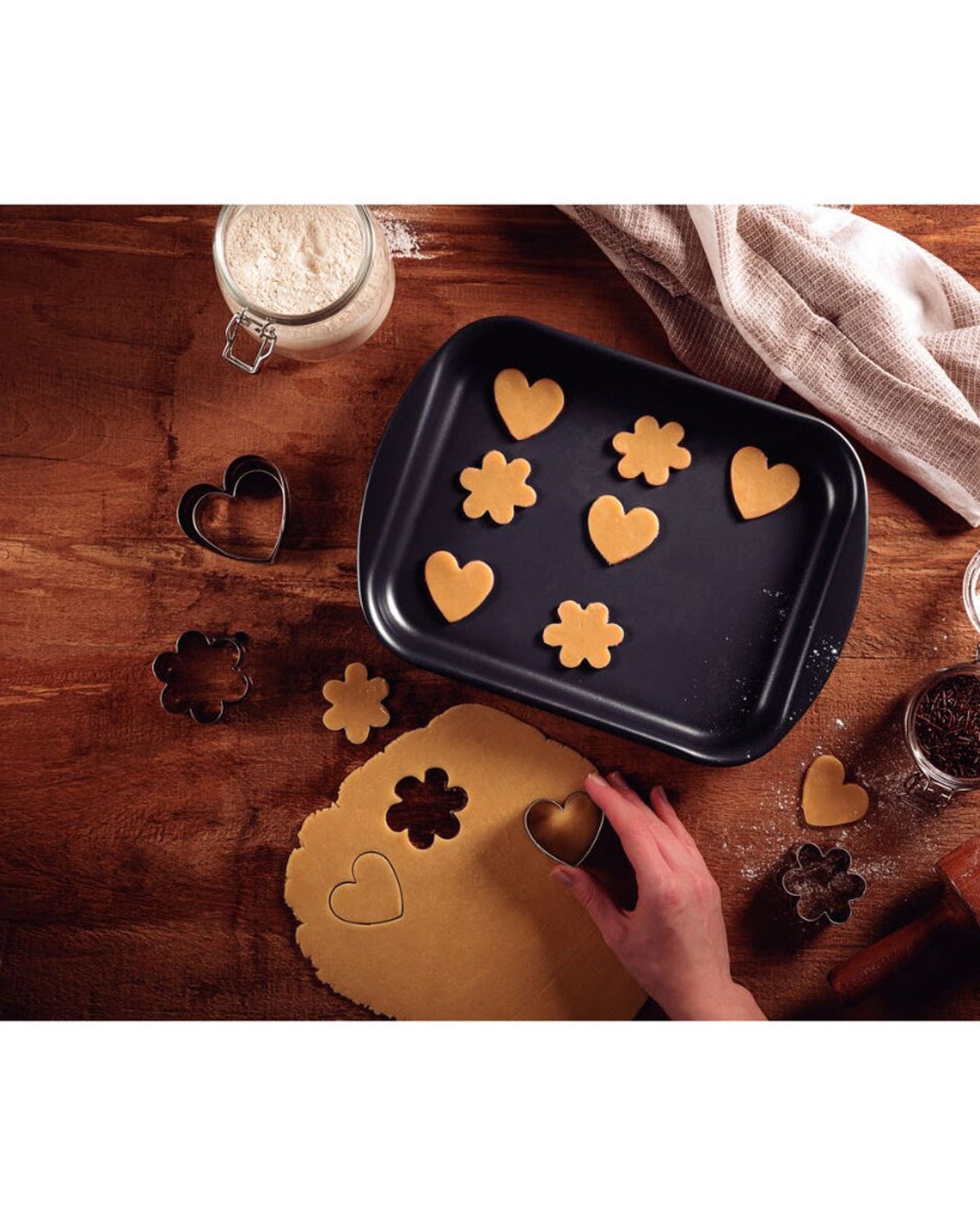 صينية تحميص مسطحة من الألومنيوم من ترامونتينا برازيل، مطلية من الداخل والخارج بطبقة ستارفلون ماكس غير لاصقة، لون جرافيت، 28 سم، 2 لتر