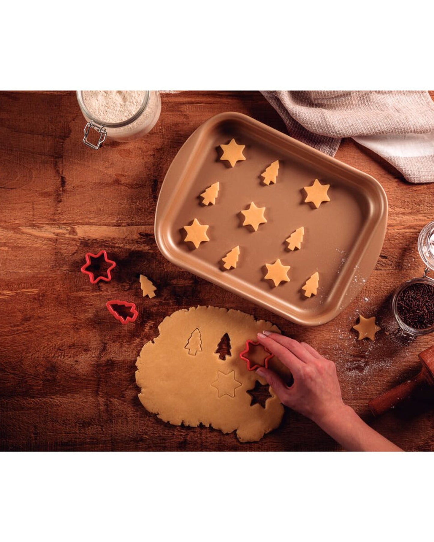 مقلاة مسطحة من الألومنيوم من ترامونتينا برازيل مع طلاء ستارفلون ماكس غير اللاصق الداخلي والخارجي باللون الأحمر، 40 سم، 3.8 لتر