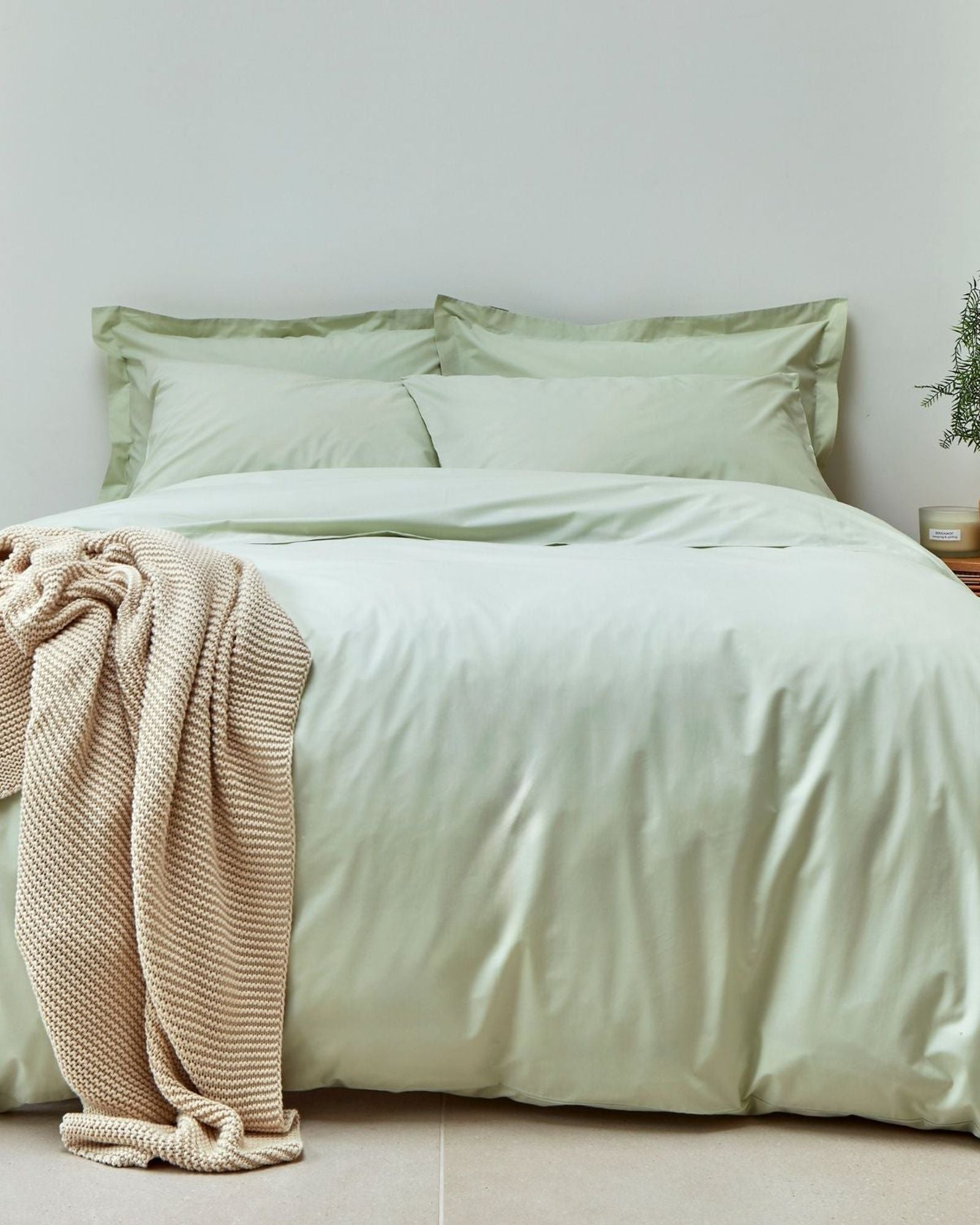 ملاءات وأغطية لحاف كريستي "200TC Organic" مصبوغة بلون أخضر حكيم