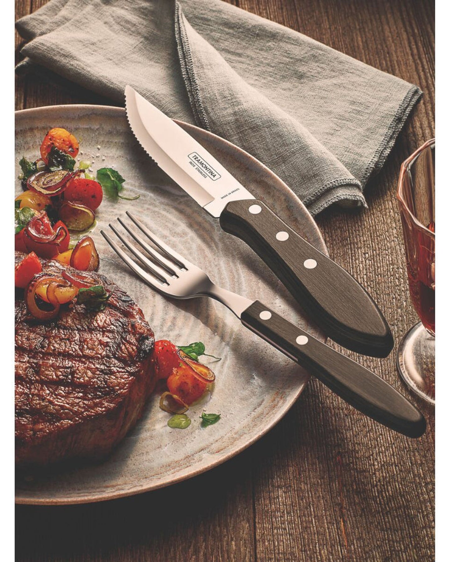 شوكة ترامونتينا تشوراسكو جامبو ذات أسنان من الفولاذ المقاوم للصدأ ومقبض من خشب البولي وود المعالج باللون البني