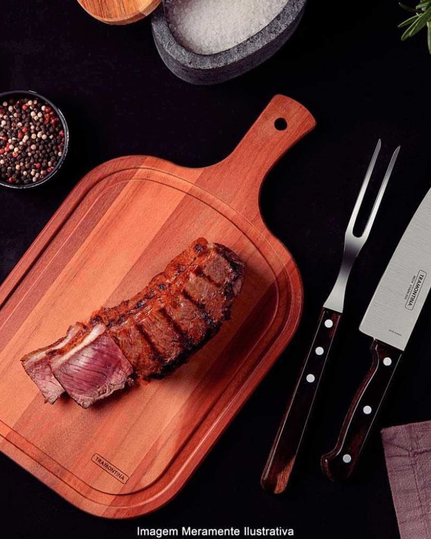 طقم تقطيع شواء ترامونتينا برازيل تشوراسكو، مكون من 3 قطع، مع شفرات من الفولاذ المقاوم للصدأ ومقابض من الخشب البني المعالج ولوح تقطيع خشبي