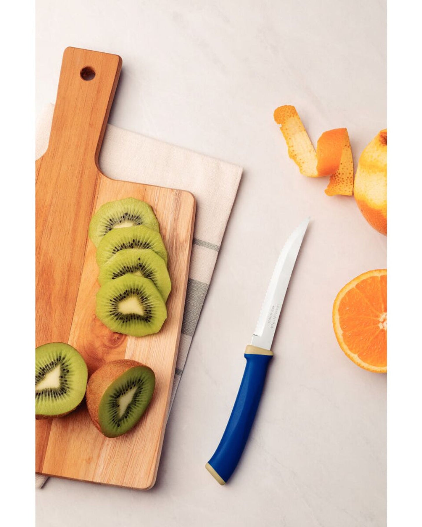 طقم سكاكين شرائح اللحم من ترامونتينا فيليس مكون من قطعتين بشفرات من الفولاذ المقاوم للصدأ ومقابض من البولي بروبيلين الأزرق