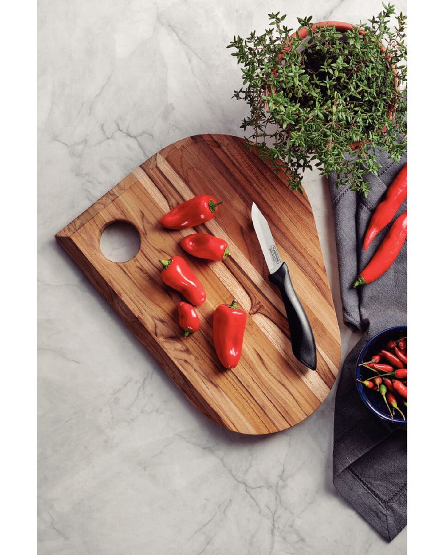 سكين ترامونتينا أفيلاتا للخضراوات والفواكه مقاس 3 بوصات بشفرة من الفولاذ المقاوم للصدأ ومقبض من البولي بروبيلين الأسود