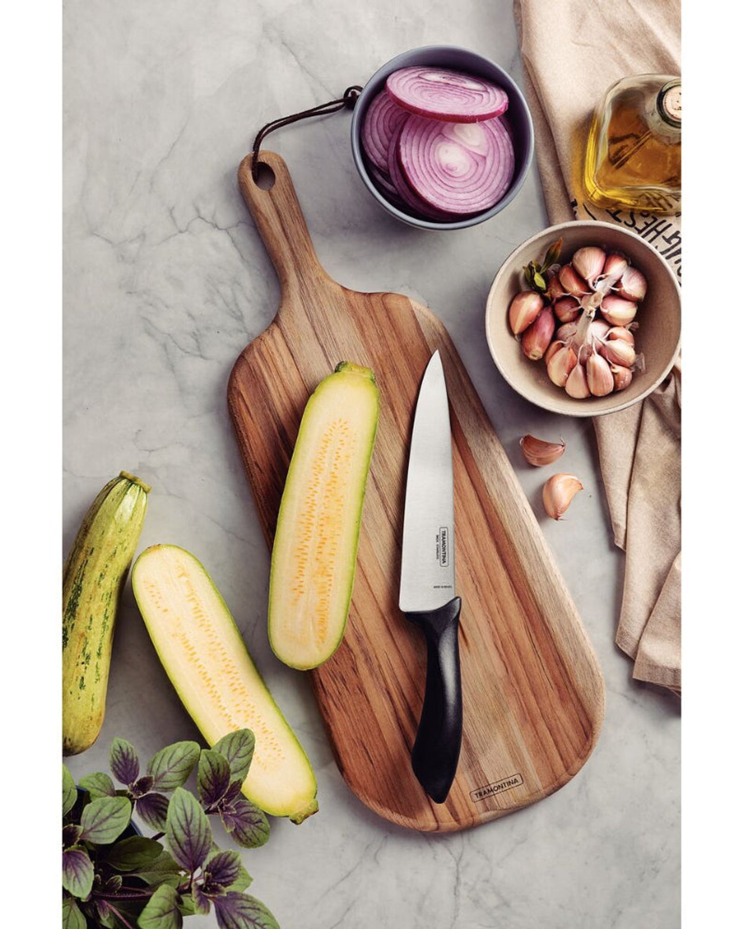 سكين ترامونتينا أفيلاتا متعددة الاستخدامات 7 بوصة بشفرة من الفولاذ المقاوم للصدأ ومقبض من البولي بروبيلين الأسود