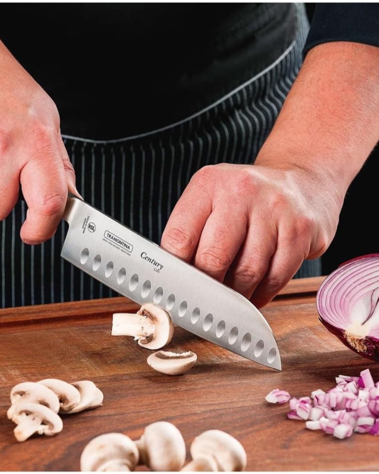 سكين سانتوكو من ترامونتينا برازيل سينشري، 7 بوصات، بشفرة من الفولاذ المقاوم للصدأ ومقبض من البولي كربونات الأسود