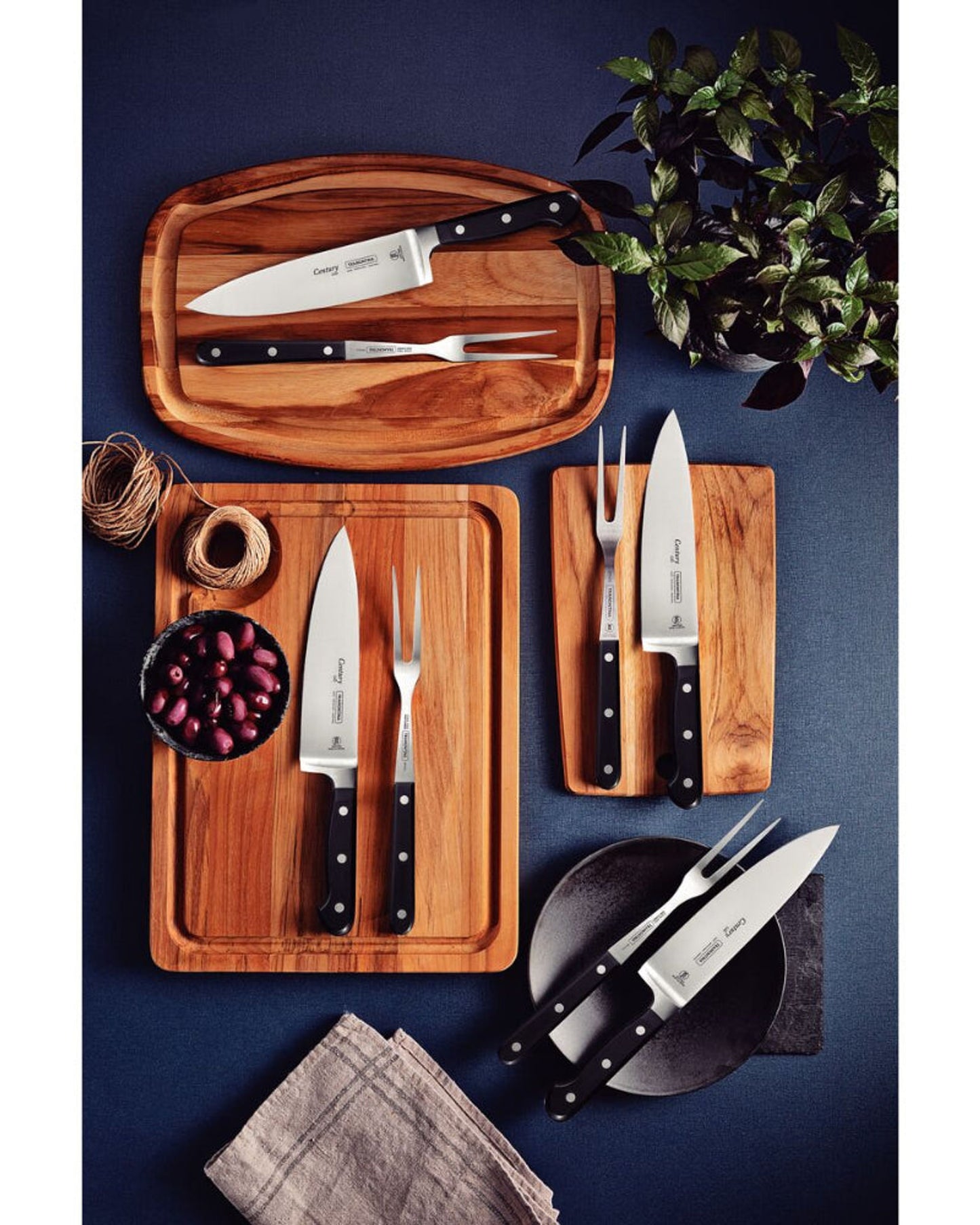 طقم نحت ترامونتينا سينشري من قطعتين بشفرات من الفولاذ المقاوم للصدأ ومقابض من البولي كربونات السوداء