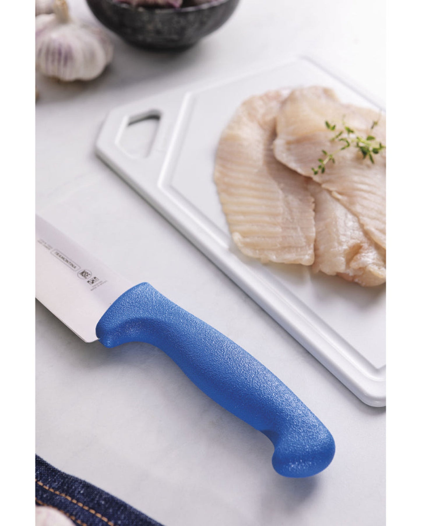 سكين ترامونتينا الاحترافية للحوم بشفرة من الفولاذ المقاوم للصدأ ومقبض من البولي بروبيلين الأزرق 6 بوصات