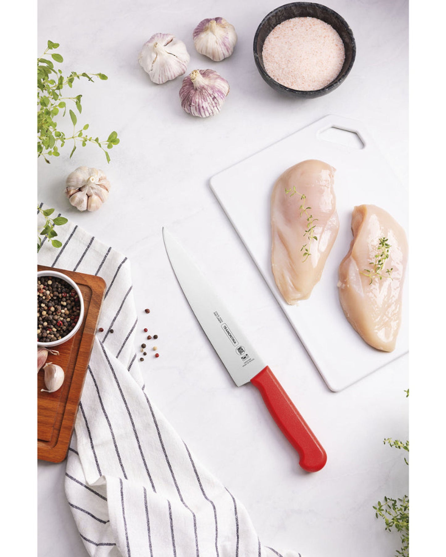 سكين ترامونتينا الاحترافية للحوم بشفرة من الفولاذ المقاوم للصدأ ومقبض من البولي بروبيلين الأحمر مع حماية مضادة للميكروبات 8 بوصات