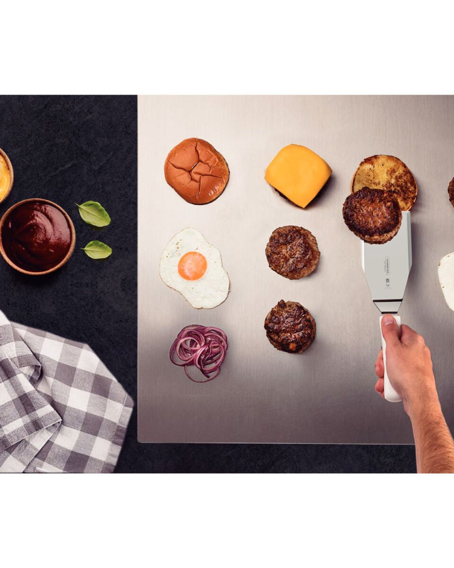 ملعقة هامبرغر احترافية من ترامونتينا بشفرة من الفولاذ المقاوم للصدأ ومقبض من البولي بروبيلين الأبيض 6 × 3 بوصات