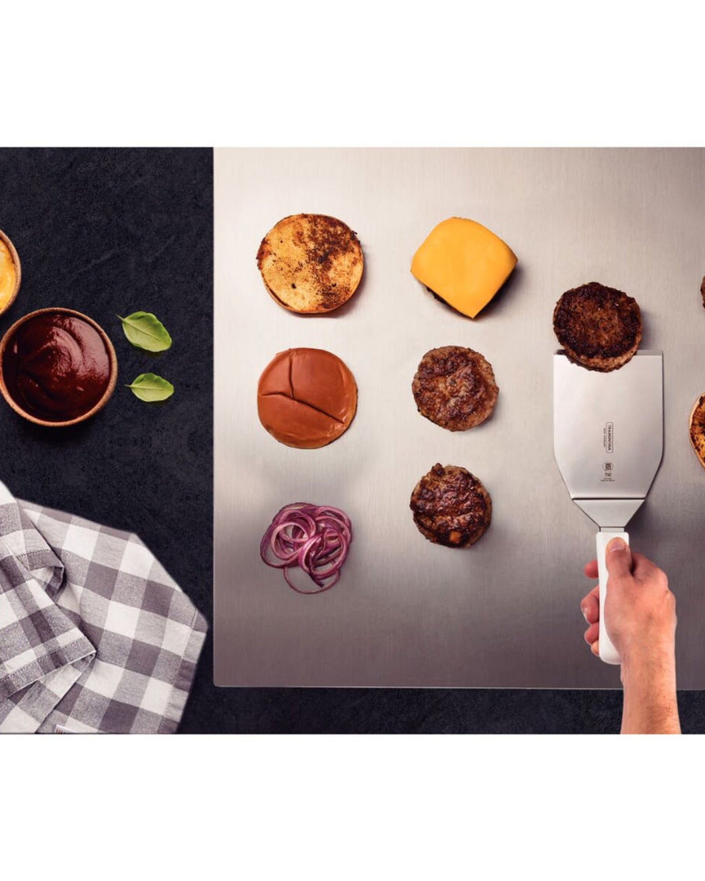 ملعقة ترامونتينا الاحترافية للهامبرغر بشفرة من الفولاذ المقاوم للصدأ ومقبض من البولي بروبيلين الأبيض 7×4.1/4 بوصة