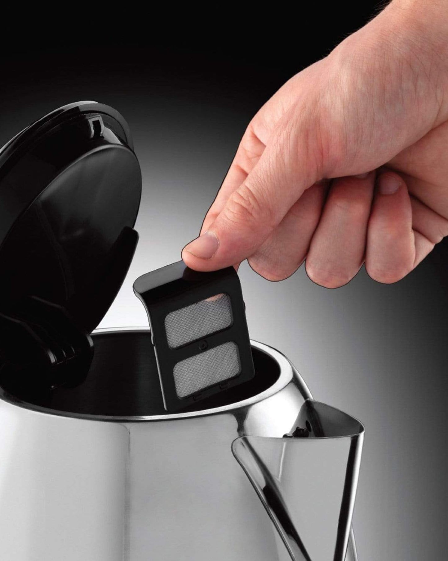 غلاية كهربائية فيكتوري (24990) من راسل هوبز - سعة 1 لتر، 2400 واط، غليان سريع، هادئة، صب مثالي، موفرة للطاقة، مصنوعة من الفولاذ المقاوم للصدأ، لون فضي - ضمان لمدة عام واحد