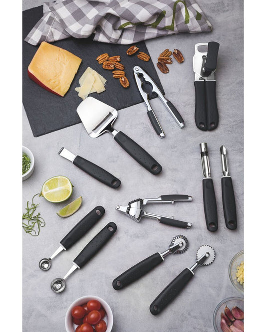 مبشرة ترامونتينا يوتيليتا المصنوعة من الفولاذ المقاوم للصدأ بمقبض من البولي بروبيلين الأسود