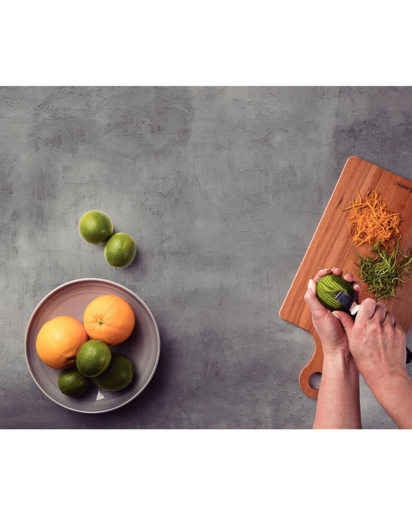 مبشرة ترامونتينا يوتيليتا المصنوعة من الفولاذ المقاوم للصدأ بمقبض من البولي بروبيلين الأسود