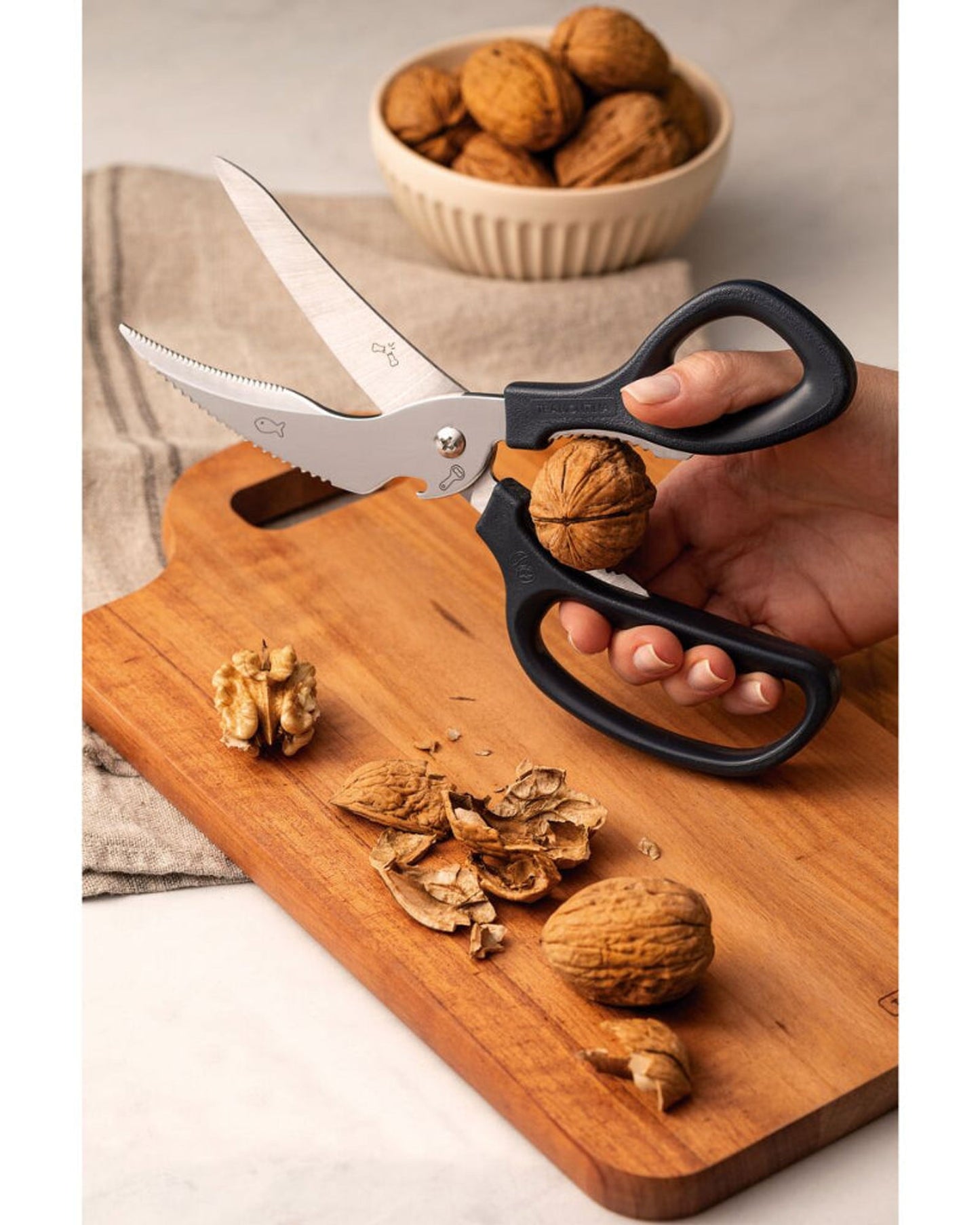 مقص نحت ترامونتينا بشفرات من الفولاذ المقاوم للصدأ ومقبض من البولي بروبيلين من أونيكس، 8 بوصات