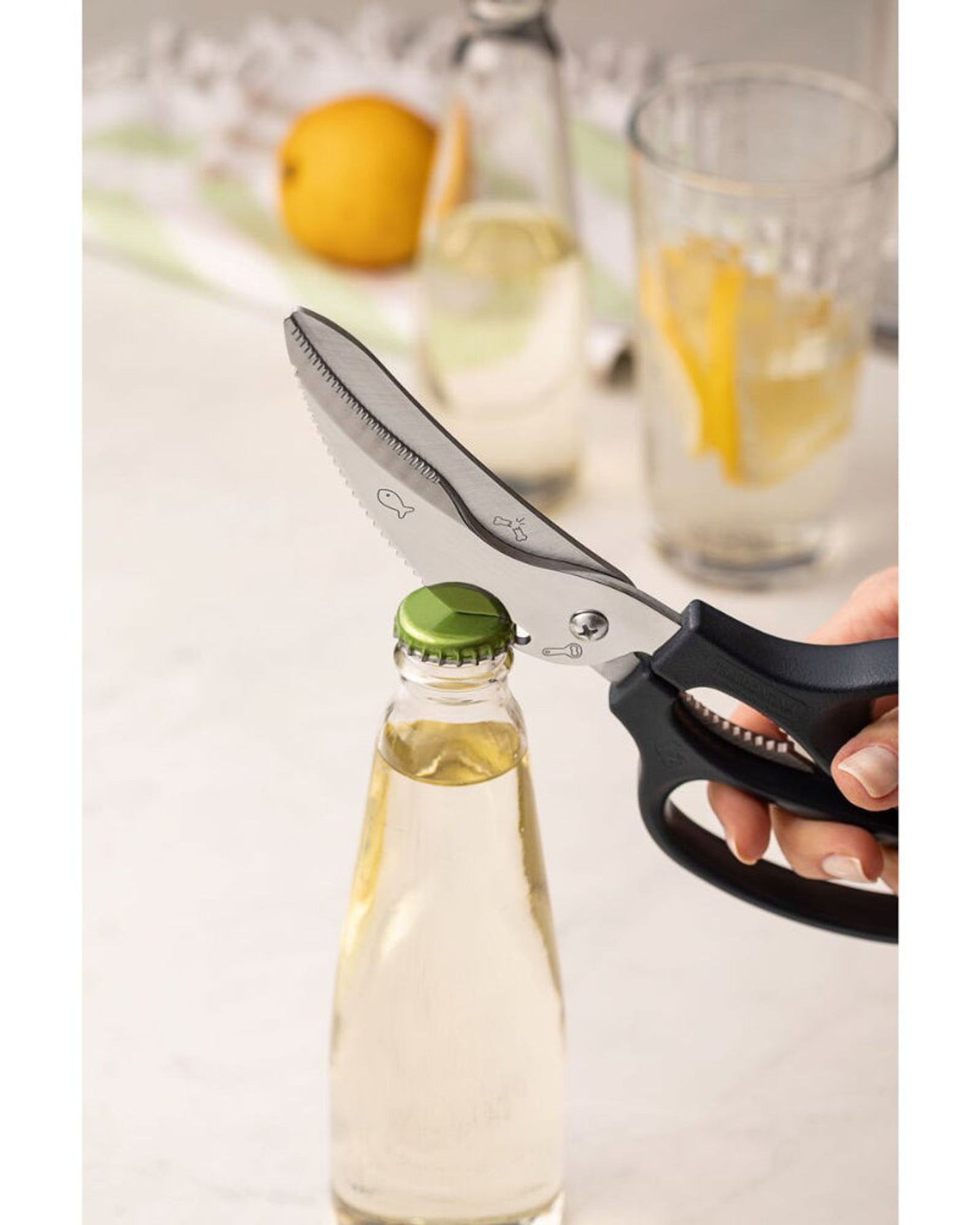 مقص نحت ترامونتينا بشفرات من الفولاذ المقاوم للصدأ ومقبض من البولي بروبيلين من أونيكس، 8 بوصات