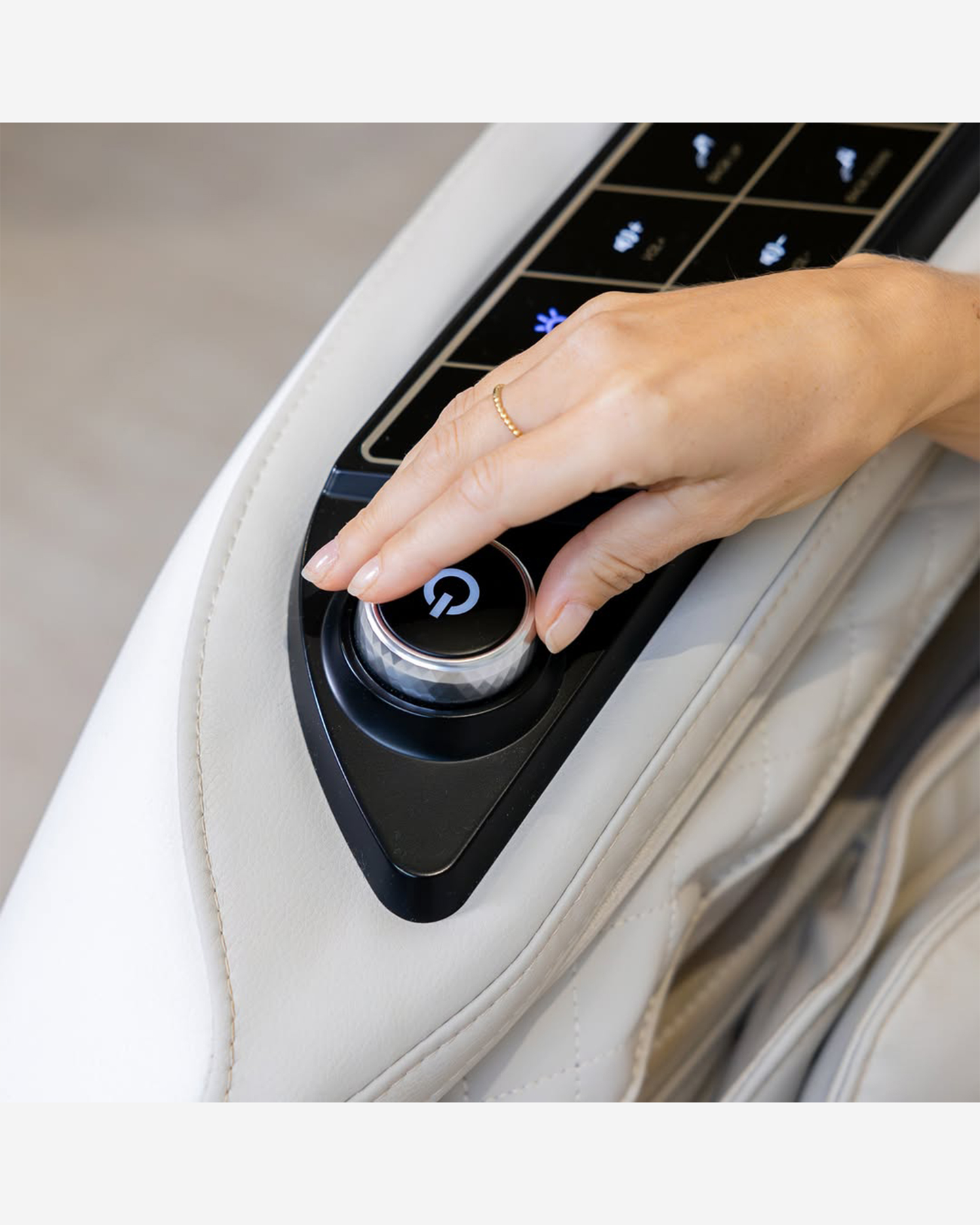 Rotai Advanced AI Massage Chair Beige