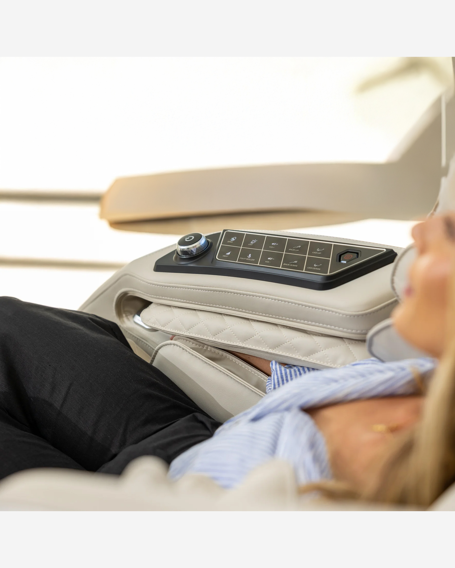 Rotai Advanced AI Massage Chair Beige