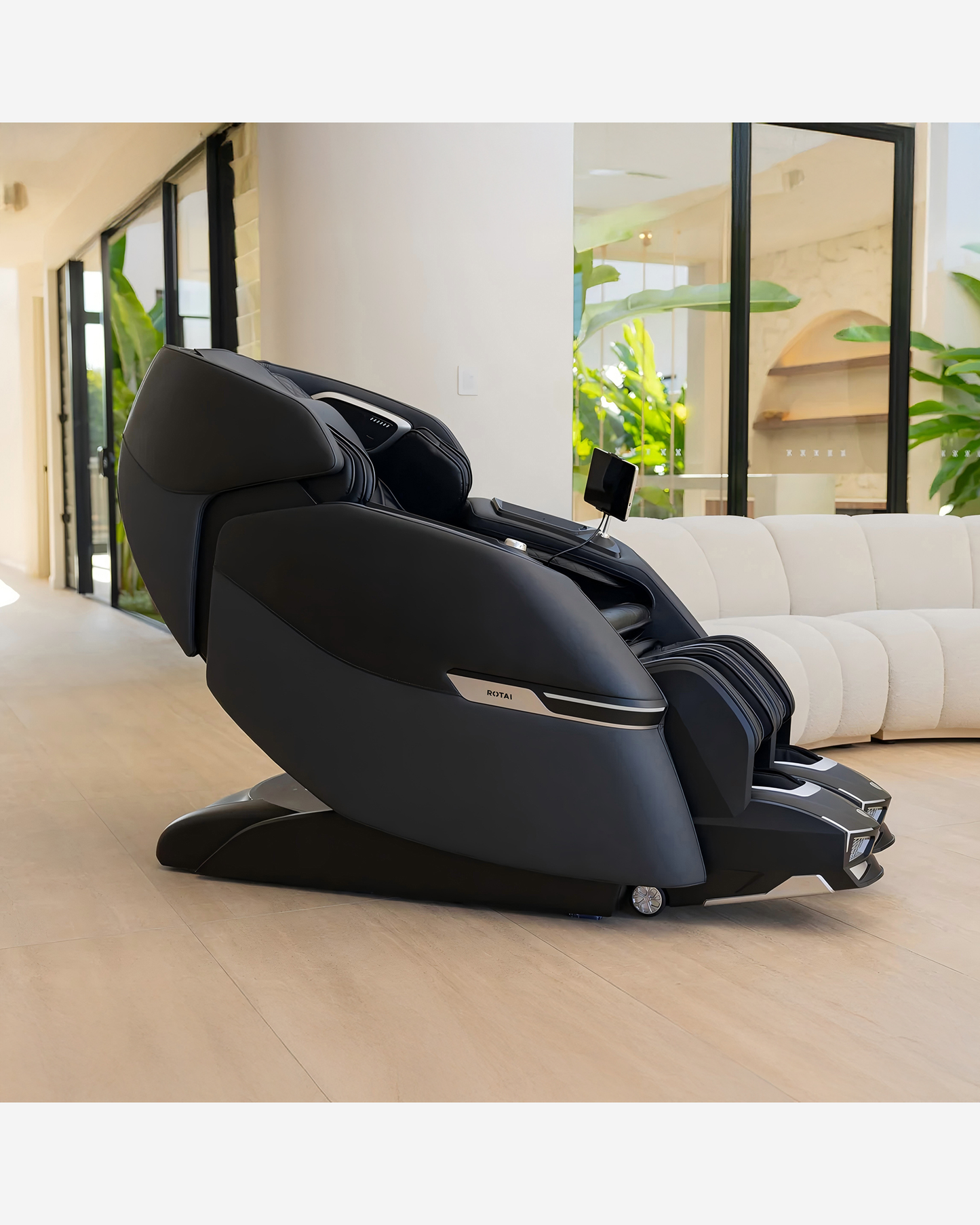 Rotai Advanced AI Massage Chair Black