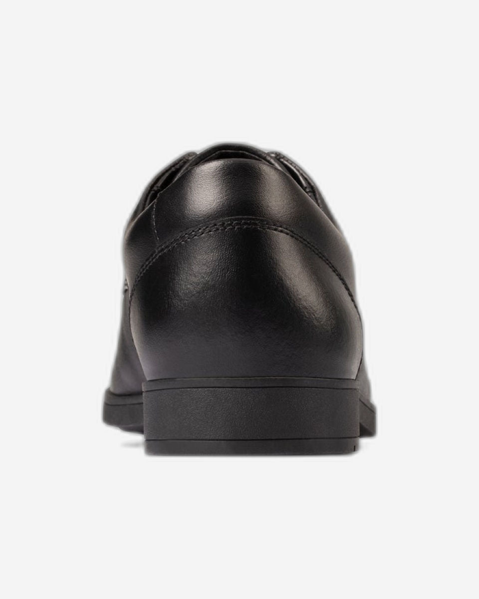 حذاء سكالا ستيب للشباب من كلاركس بويز (مقاس واسع)