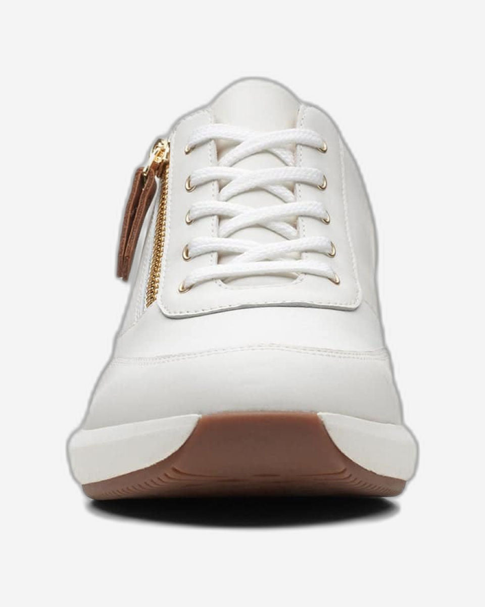 حذاء كلاركس أون ريو بسحاب (مقاس واسع)