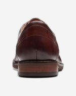 حذاء كلاركس أون هيو برباط (مقاس قياسي)